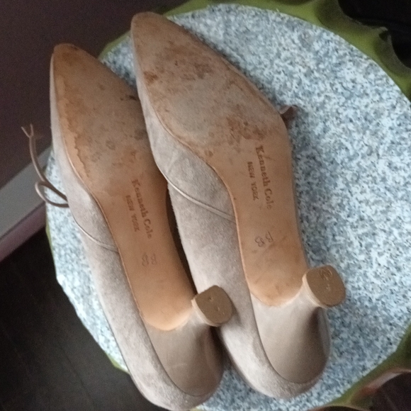 Kenneth Cole suede Mary Janes - Picture 7 of 9